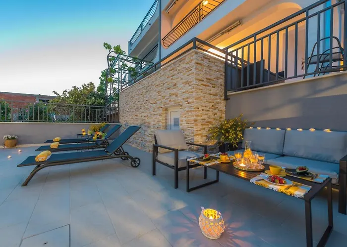 Seaview With Pool - Yellow Lejlighed