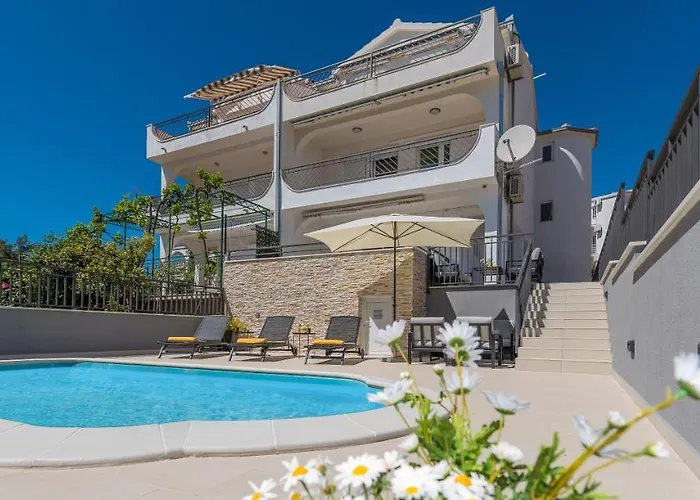 Seaview With Pool - Yellow Lejlighed
