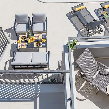 Seaview With Pool - Yellow Trogir